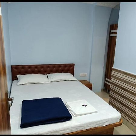 Kamal Lodge Колката Екстериор снимка