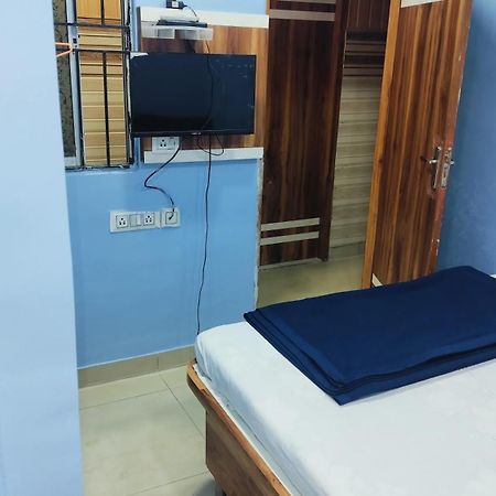 Kamal Lodge Колката Екстериор снимка