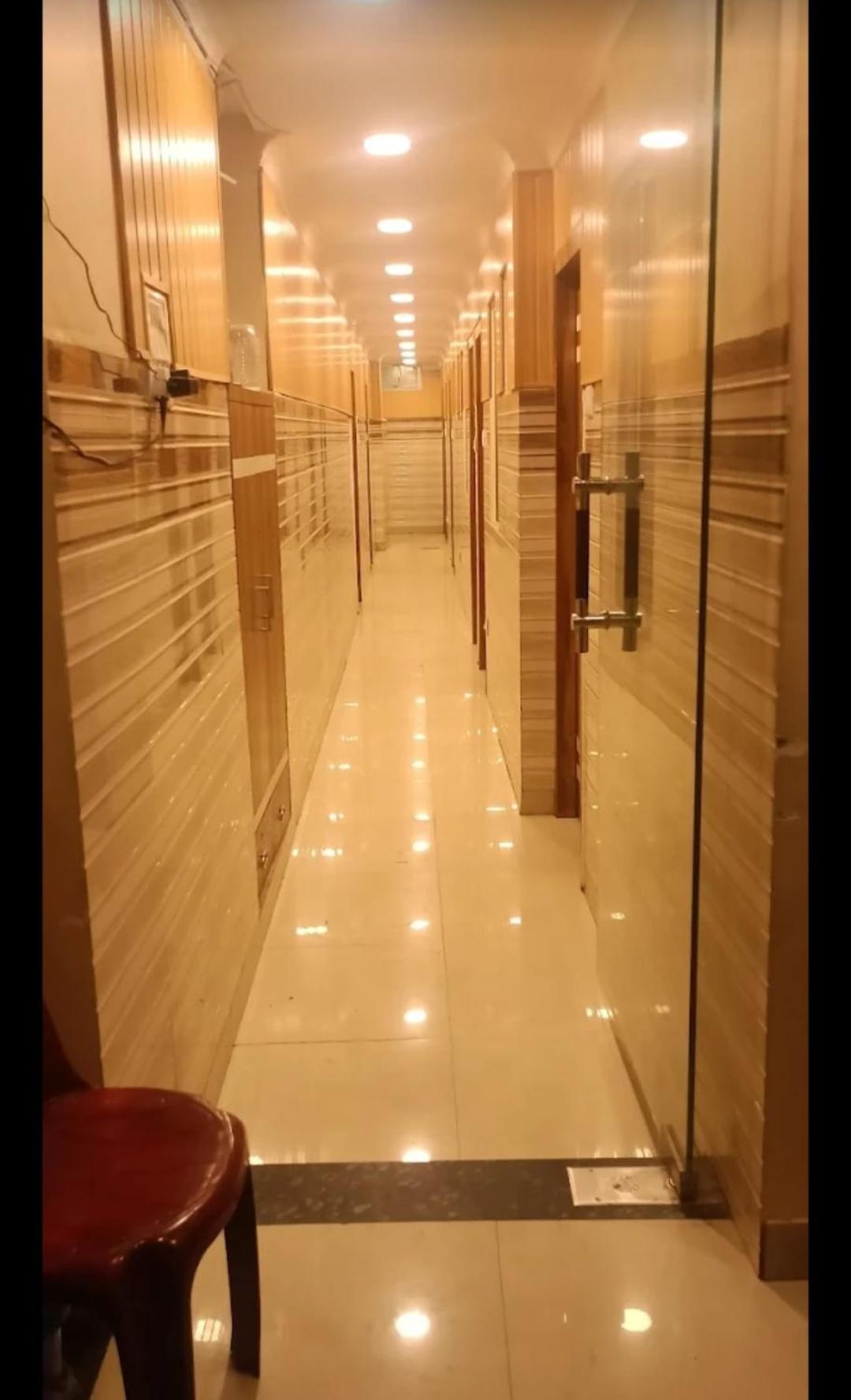 Kamal Lodge Колката Екстериор снимка
