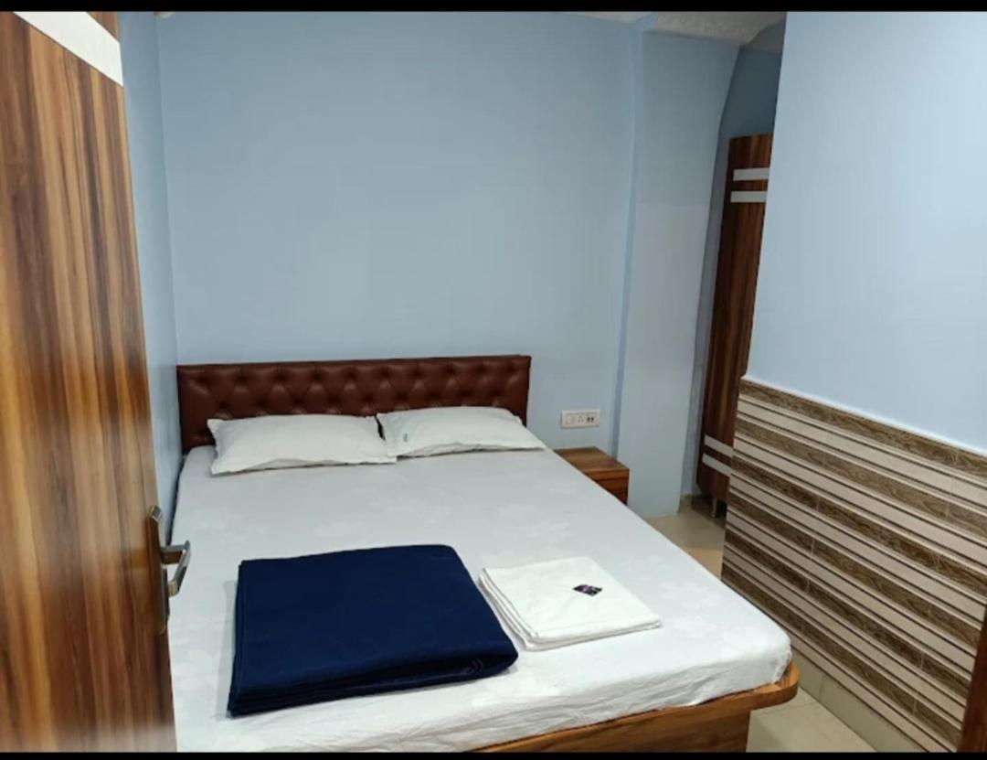 Kamal Lodge Колката Екстериор снимка