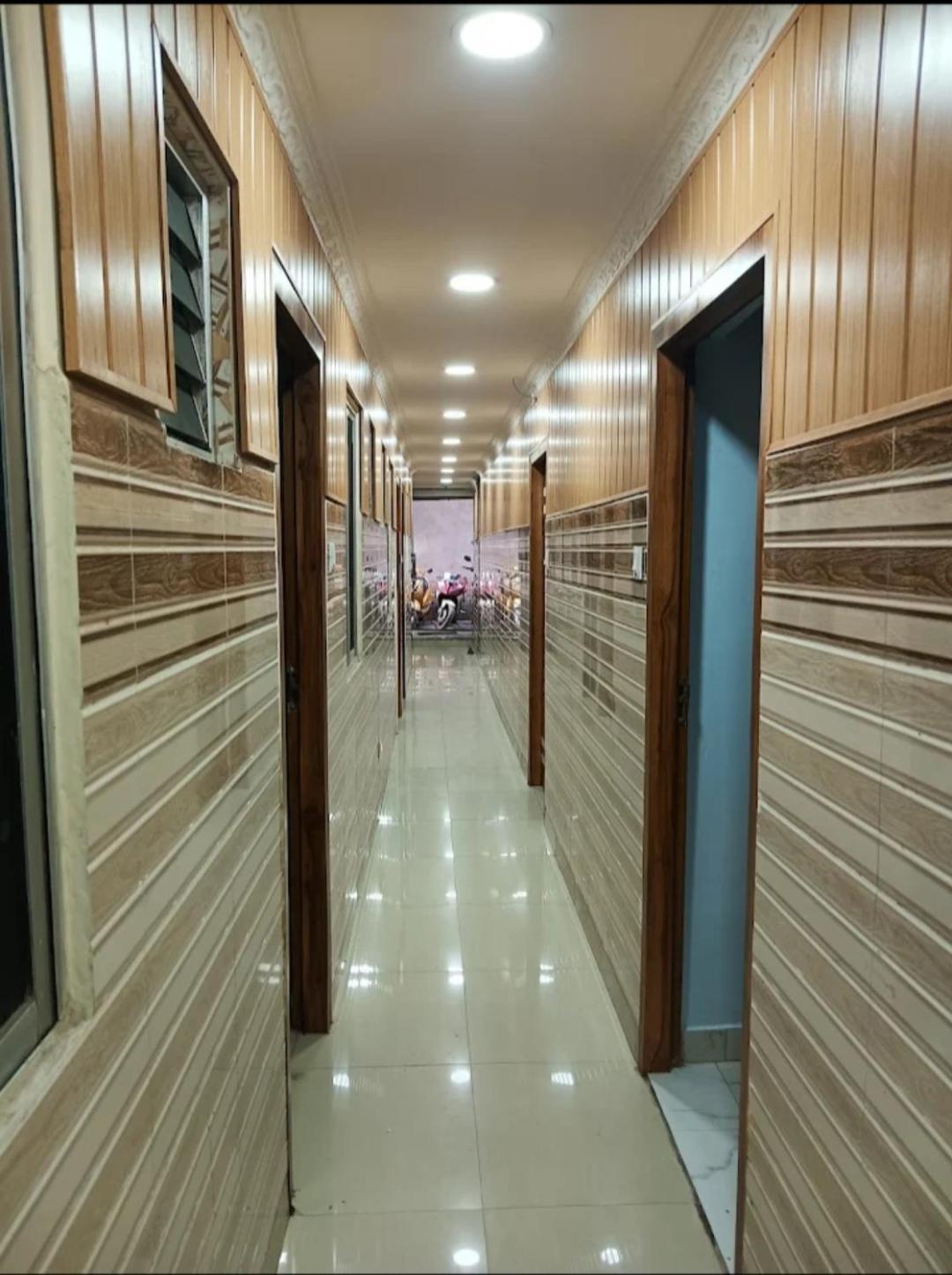 Kamal Lodge Колката Екстериор снимка