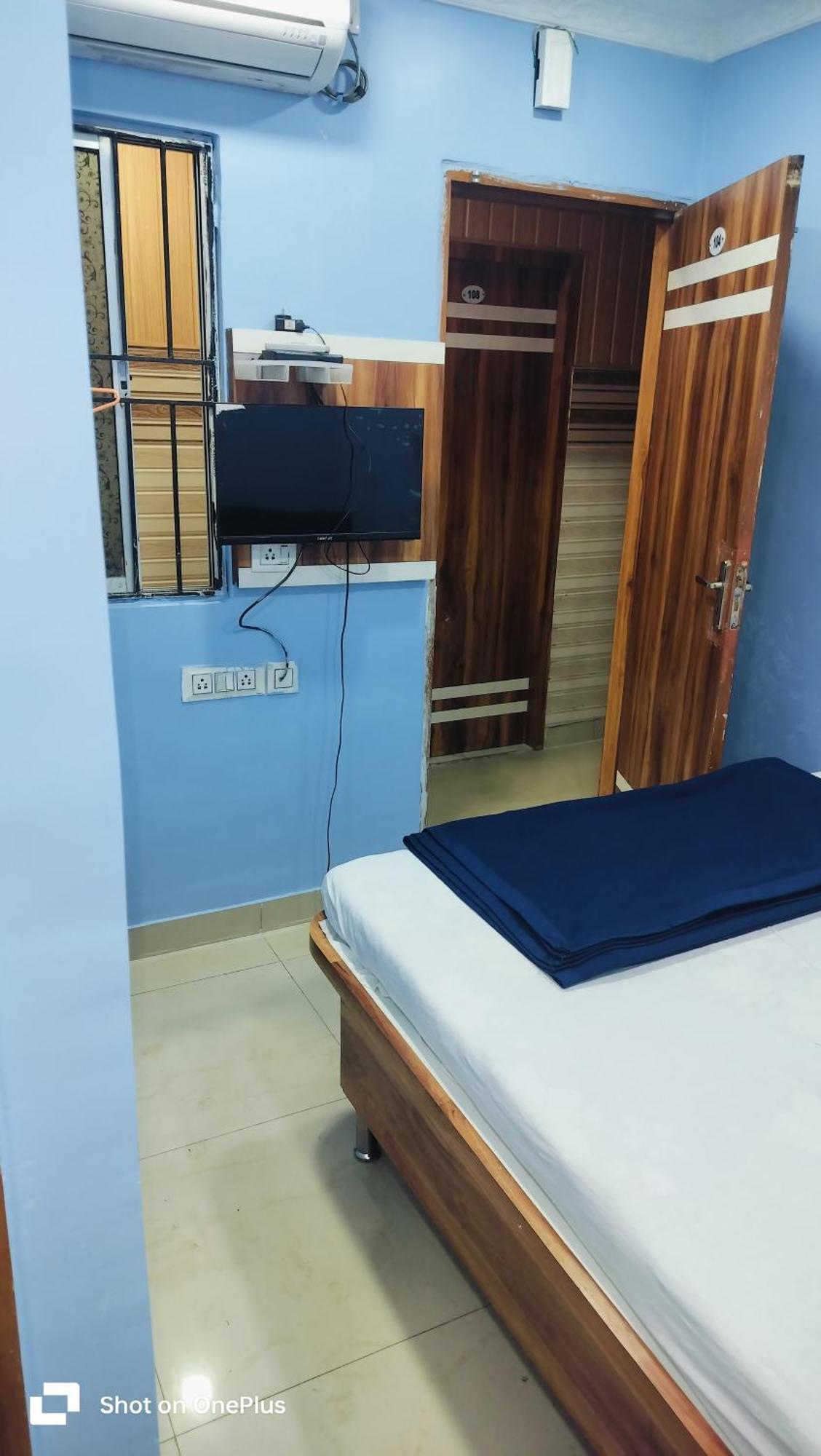 Kamal Lodge Колката Екстериор снимка